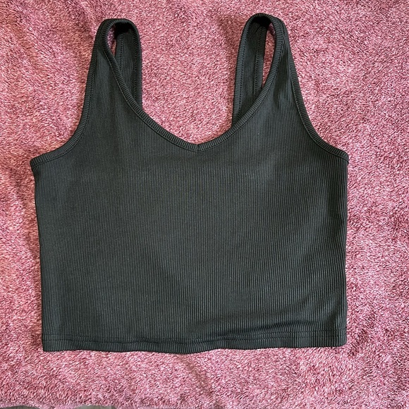Simple Tank Tops - Picture 4 of 6